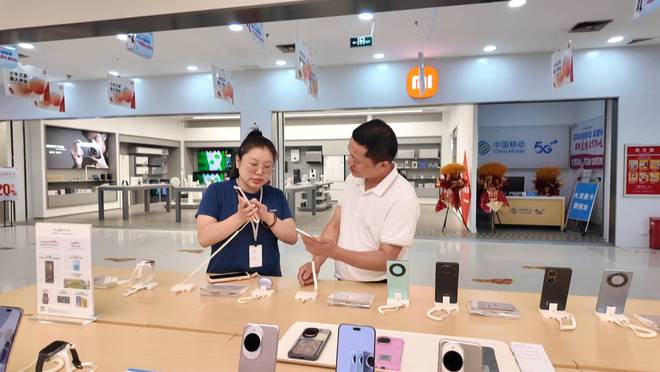 利津 电子产品销售火爆，“后高考经济”升温